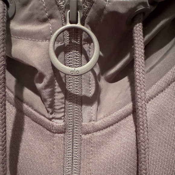 ALO Yoga On The Go Zip Up Hoodie Sweatshirt in Purple Dusk Size Medium - Picture 8 of 10
